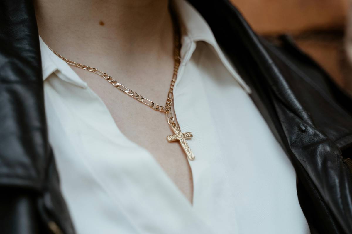 The Perfect Jewelry Pieces to Complement Your Wardrobe Staples