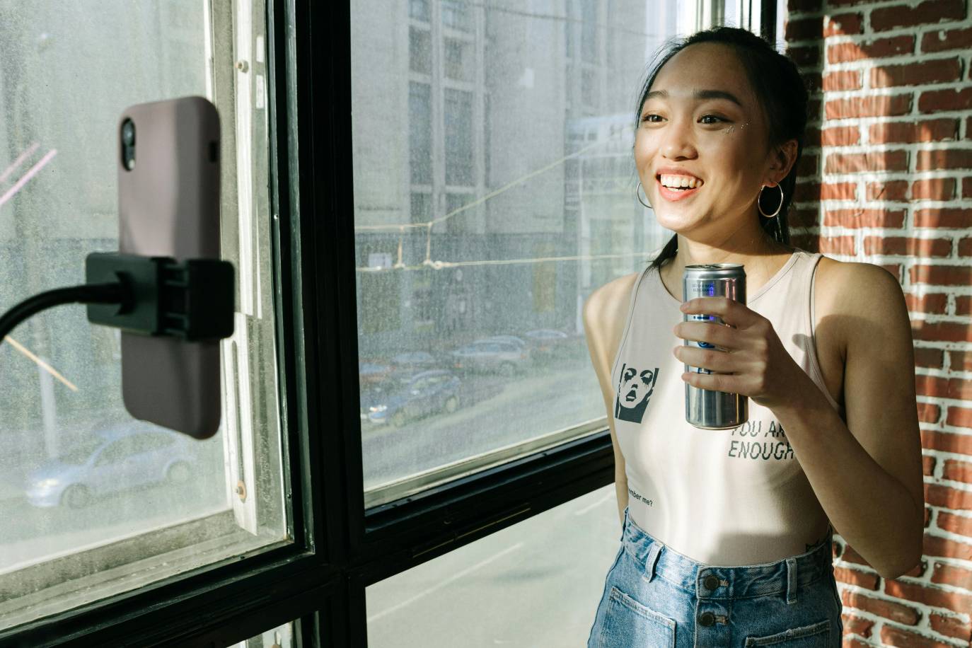 Social Media and Dating: How Instagram & TikTok Influence Love Lives