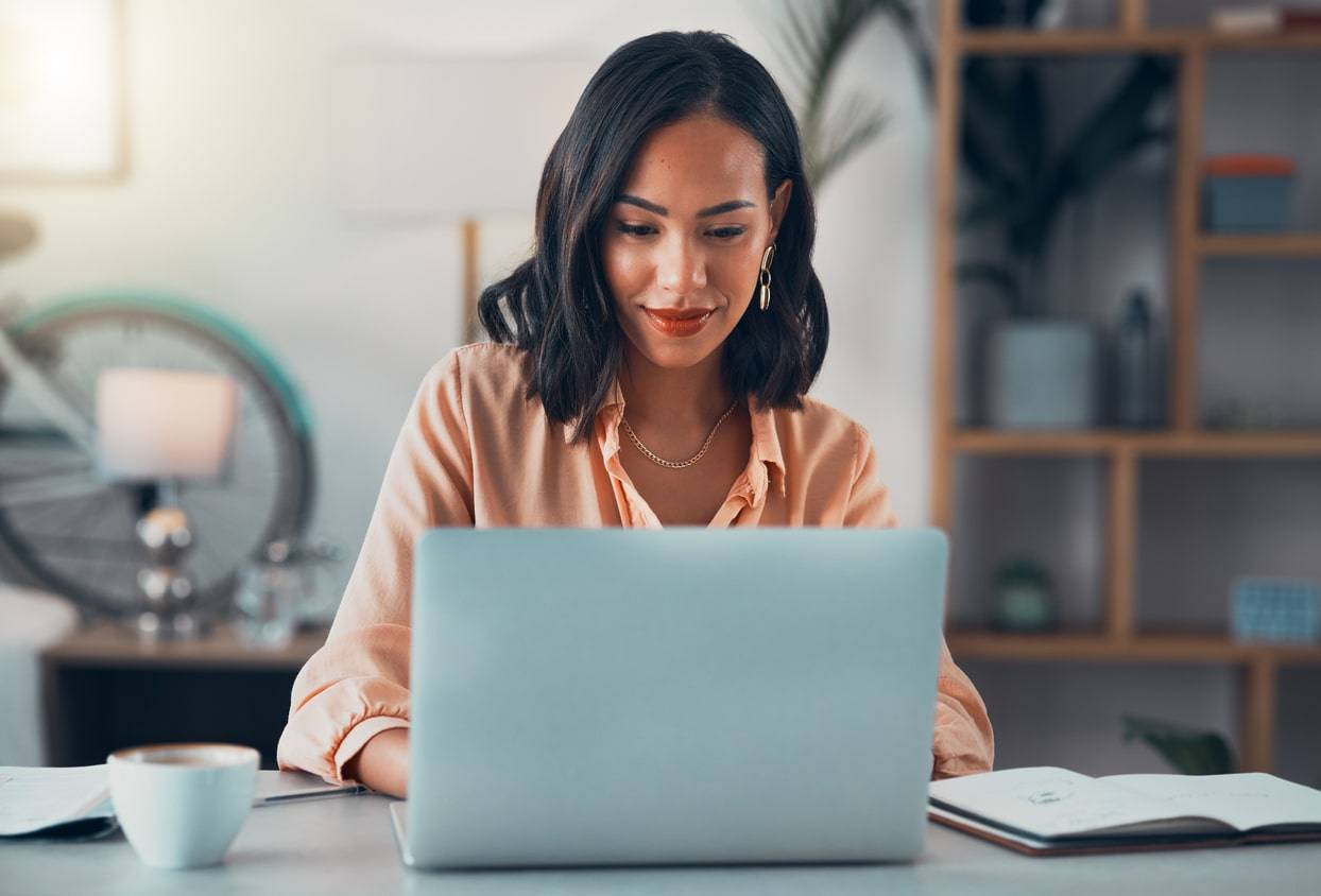 Best Side Hustles for Introverts: Making Money Without Socializing