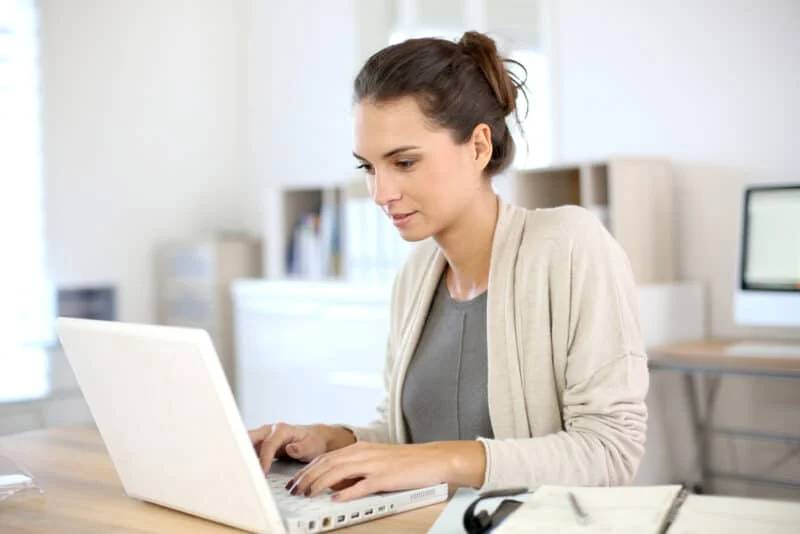 Best Side Hustles for Introverts: Making Money Without Socializing