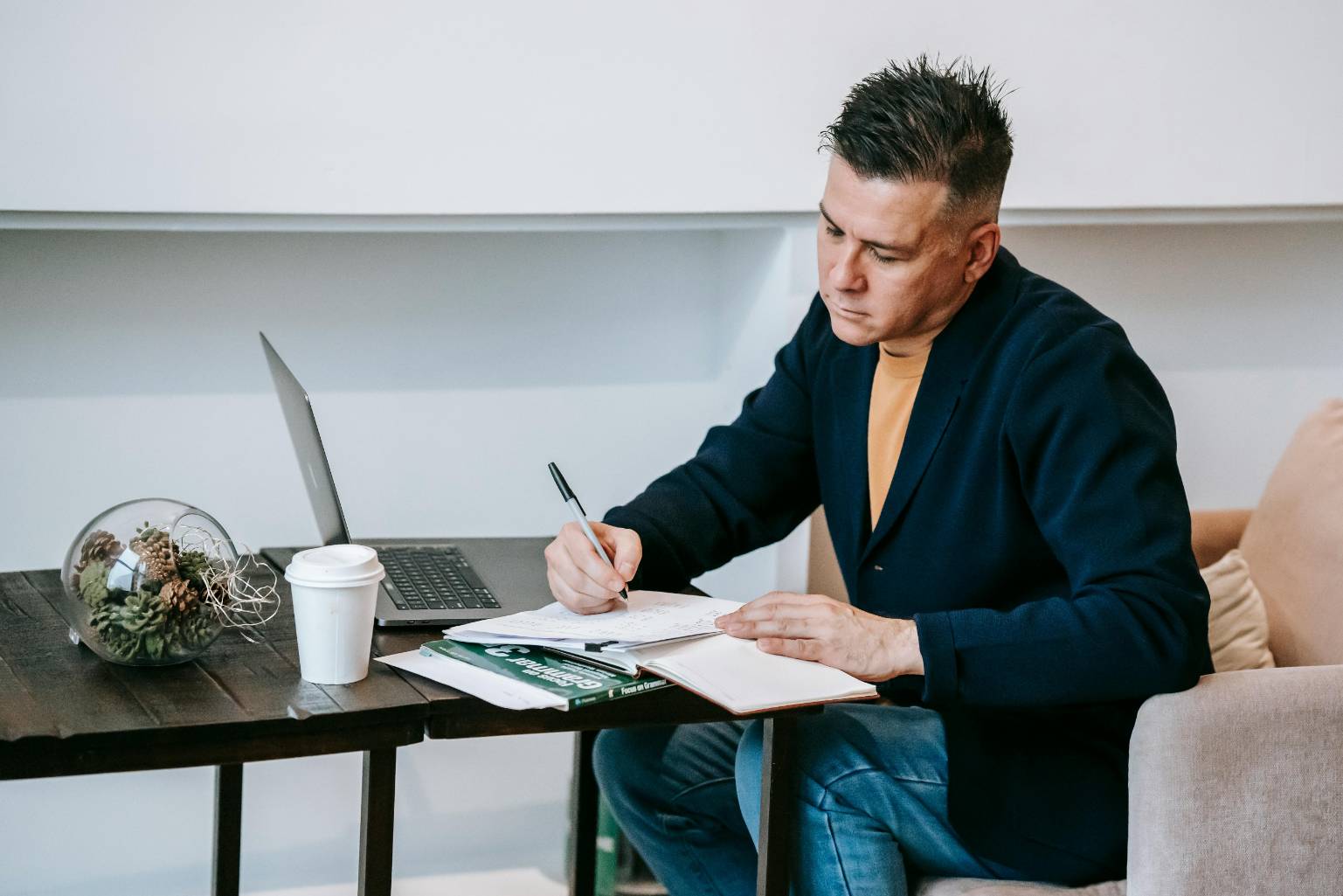 How to Get Clients and Scale Your Freelance Side Hustle
